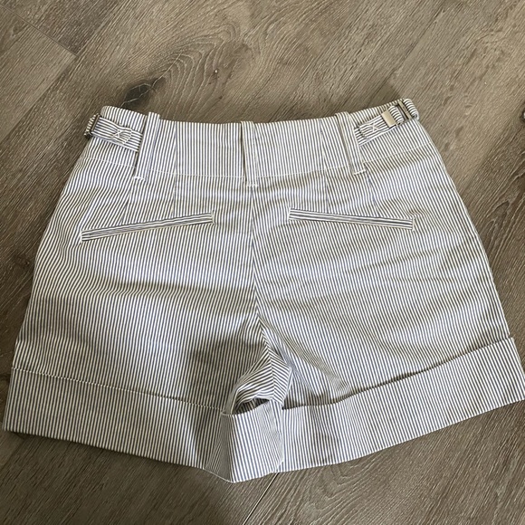 Vince Railroad Stripe Side-Buckle Shorts Size 2 - Picture 3 of 5